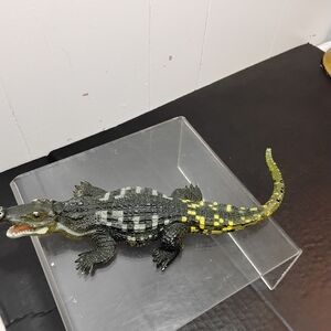 Lifelike Reptile Habitat Decor - Black and Yellow